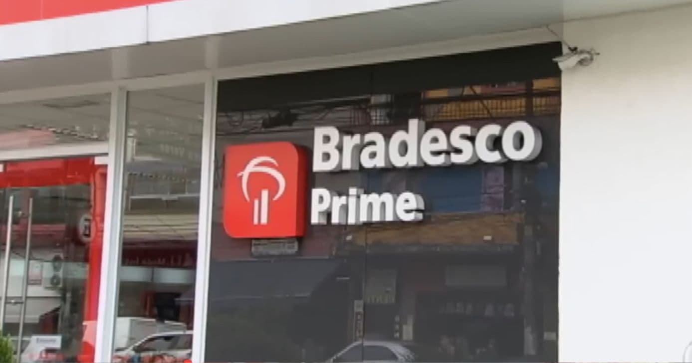 Agência do Bradesco (Foto: Reprodução / Record) Agência do Bradesco (Foto: Reprodução / Record)