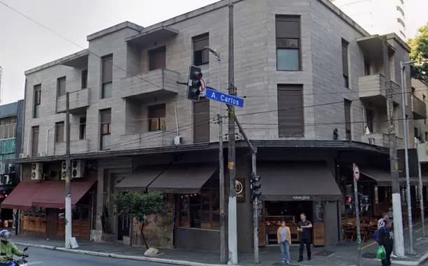 Prédio onde vive Ana Paula Renault tem bares e restaurantes no térreo (Foto: Reprodução / Google Maps)