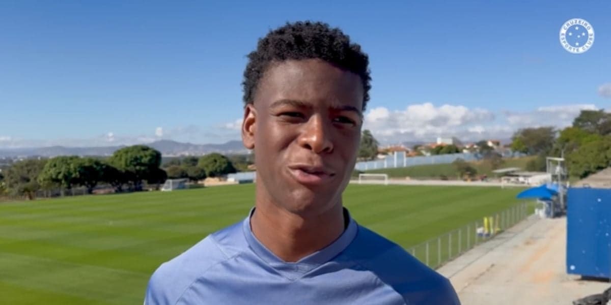 Jonathan Jesus com sondagens do futebol europeu (Reprodução: Youtube) Jonathan Jesus com sondagens do futebol europeu (Reprodução: Youtube)