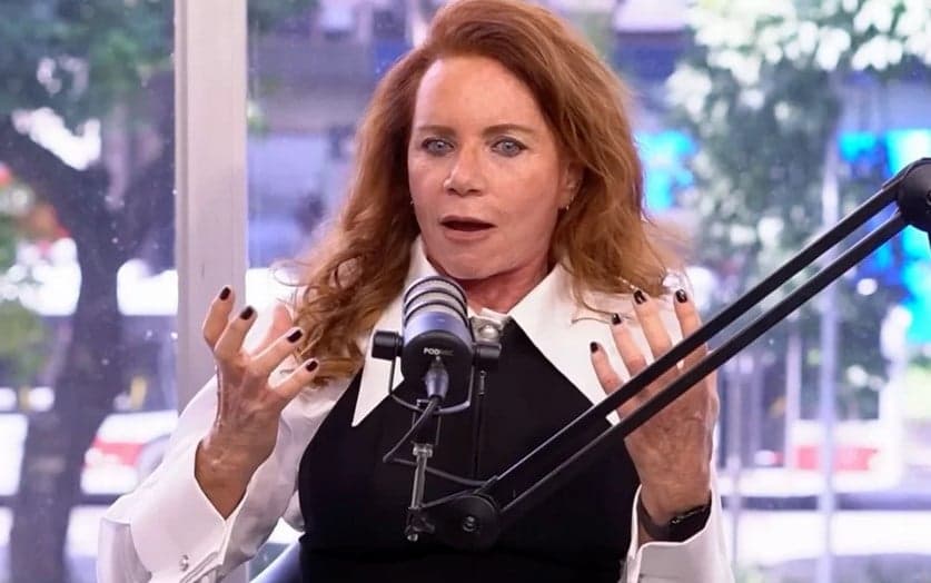 Leilane Neubarth no podcast Tantos Tempos (Foto: Reprodução / YouTube)
