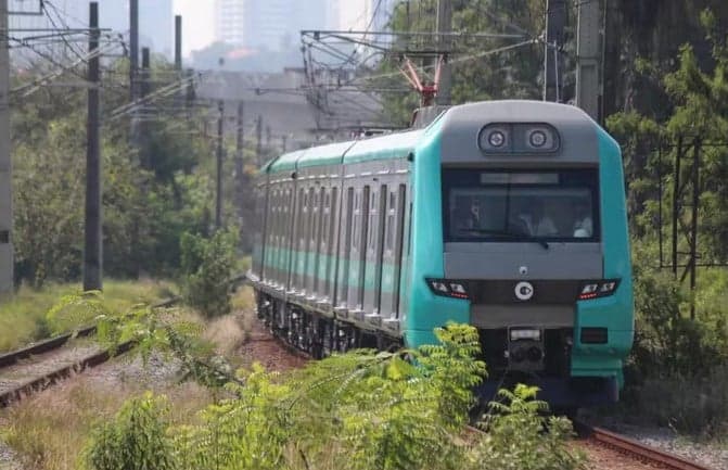 Trem da ViaMobilidade opera a Linha 9-Esmeralda em SP (Foto: Reprodução / Globo)
Trem da ViaMobilidade opera a Linha 9-Esmeralda em SP (Foto: Reprodução / Globo)