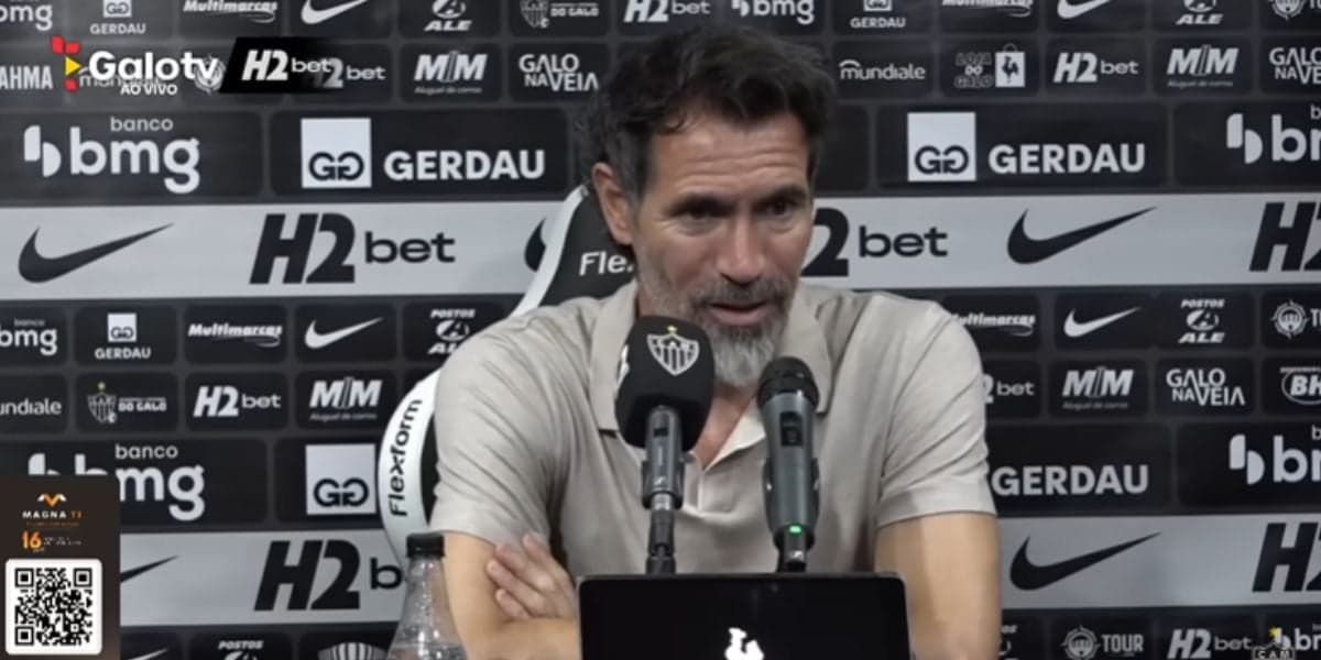 Eduardo Domínguez pediu um pacotão de reforços ao Atlético-MG (Reprodução: Youtube) Eduardo Domínguez pediu um pacotão de reforços ao Atlético-MG (Reprodução: Youtube)