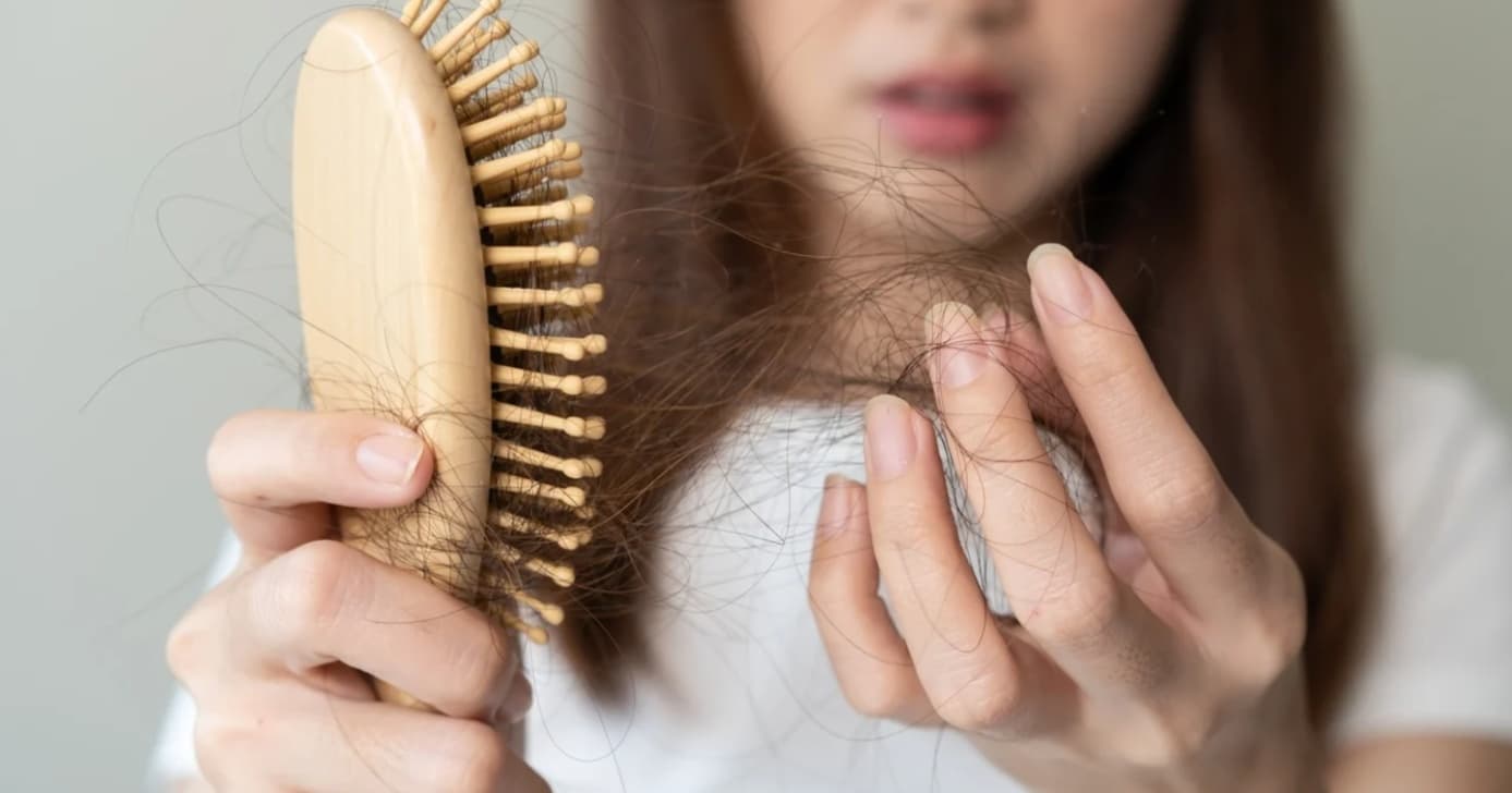 Esse único ingrediente popular que paralisa a queda de cabelo