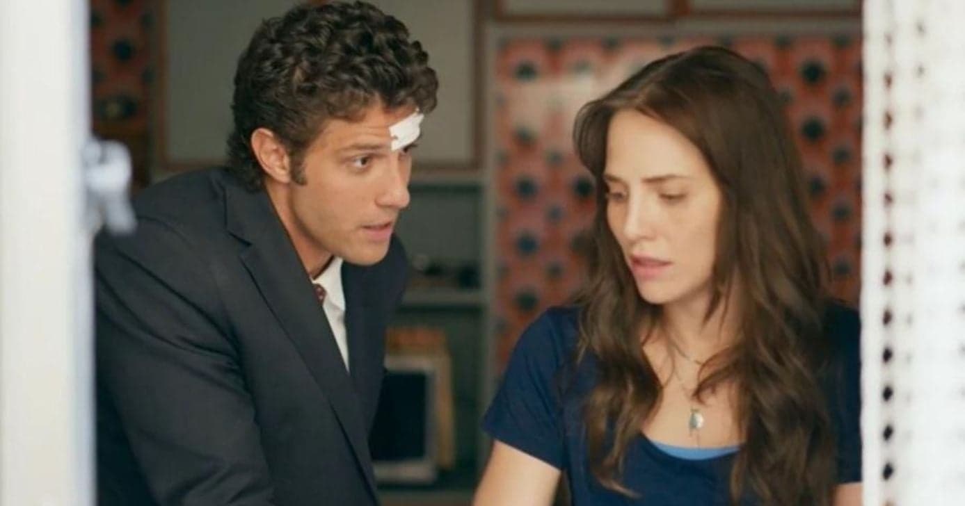 Pedro (Chay Suede) e Adriana (Letícia Colin) em Quem Ama Cuida (Foto: Reprodução/ Globo) Pedro (Chay Suede) e Adriana (Letícia Colin) em Quem Ama Cuida (Foto: Reprodução/ Globo)