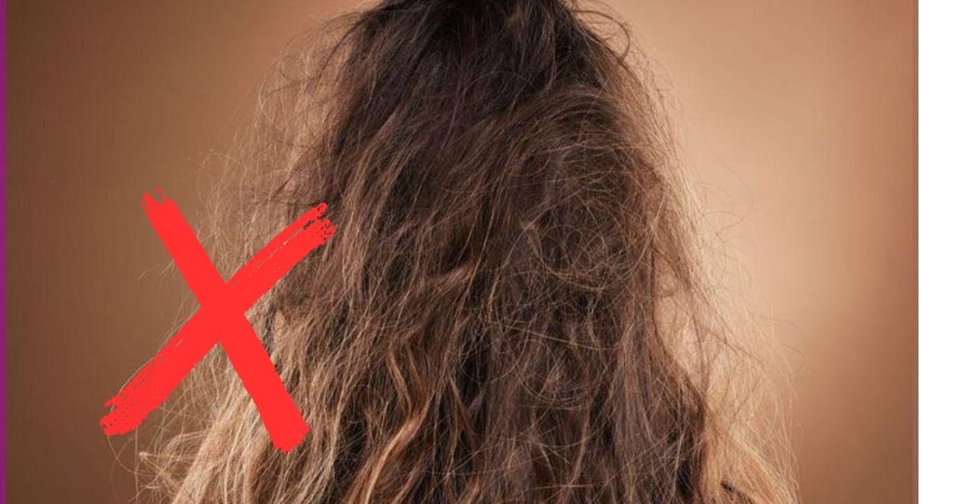 Cabelo liso sem frizz: 3 truques de salão para fazer em casa