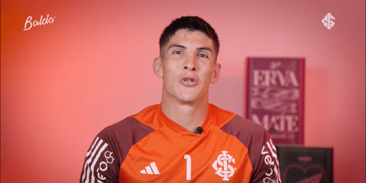 Vai sair? Internacional define futuro de Rochet em 2026 e Fabinho Soldado bate martelo