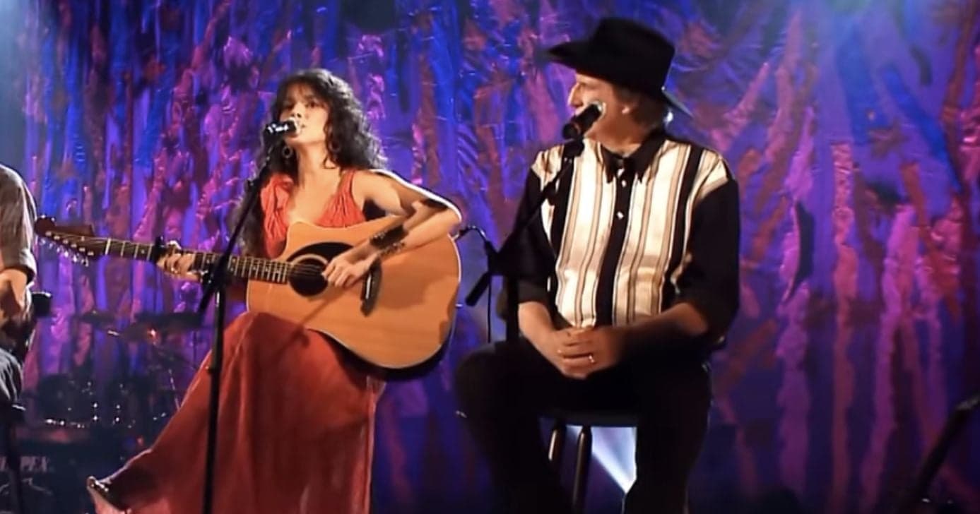 Sérgio Reis e Paula Fernandes (Foto: Reprodução / YouTube)