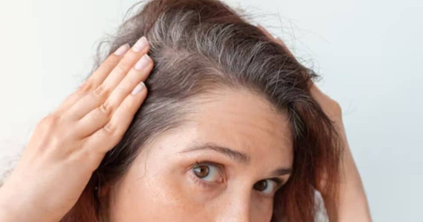 3 erros comuns ao tingir o cabelo que acabam com a saúde dos fios