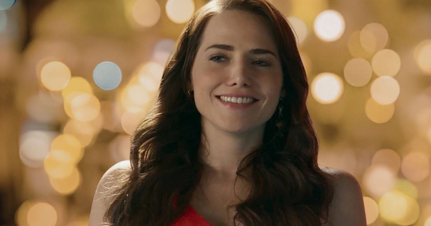 Adriana (Leticia Colin) em Quem Ama Cuida (Foto: Reprodução / Globo / Montagem TV Foco) Adriana (Leticia Colin) em Quem Ama Cuida (Foto: Reprodução / Globo / Montagem TV Foco)