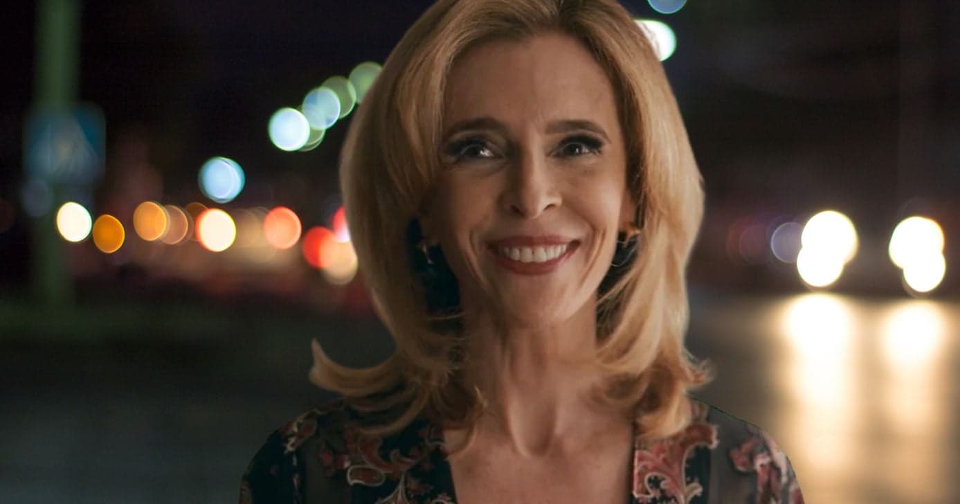 Quem Ama Cuida: À beira da falência, Carmita recebe ajuda inesperada na trama das 21h