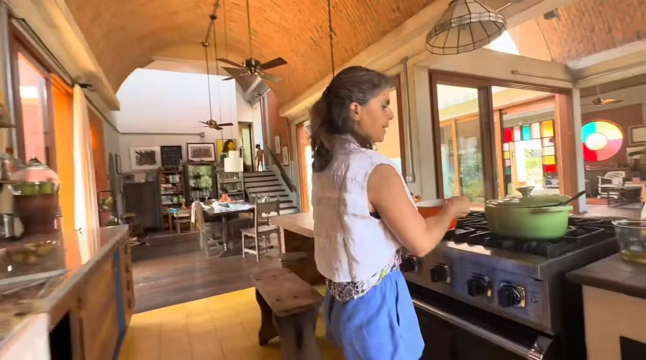 Filha de Ana Maria Braga, Mariana Maffeis mostra casarão em que mora com a família — Foto: Reprodução/Instagram
Filha de Ana Maria Braga, Mariana Maffeis mostra casarão em que mora com a família — Foto: Reprodução/Instagram