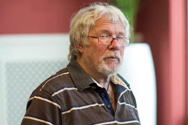 Comediante, ambientalista e referência da TV britânica, Bill Oddie morre aos 85 anos - Foto Internet