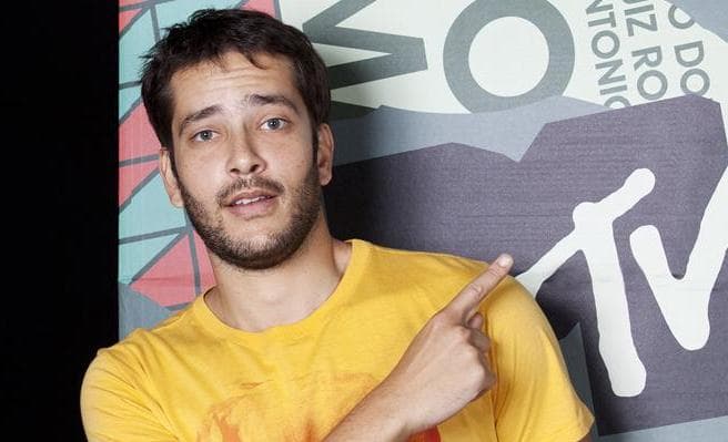 Bento Ribeiro, ex-comediante da MTV, aparece irreconhecível após longo período recluso e choca internautas; confira a foto