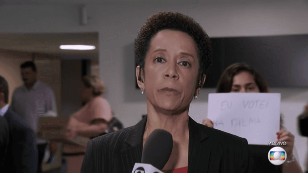A repórter Zileide Silva em link ao vivo no "Jornal Nacional" (Foto: Reprodução/Globo) A repórter Zileide Silva em link ao vivo no "Jornal Nacional" (Foto: Reprodução/Globo)