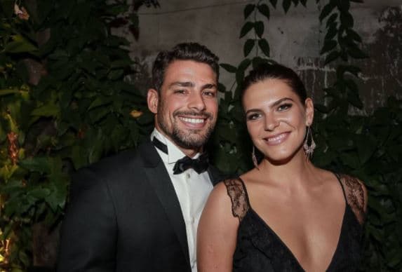 "Não tem nada de diferente", conta Mariana Goldfarb sobre vida de "famosa"