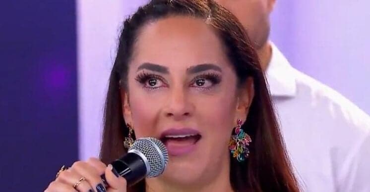 Silvia Abravanel fala sobre como descobriu ser adotada por Silvio Santos: "Achava que eu era doente"