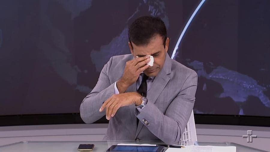 William Corrêa chora ao se despedir do Jornal da Cultura (Foto: Divulgação) William Corrêa chora ao se despedir do Jornal da Cultura (Foto: Divulgação)