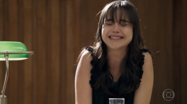 Bella Piero, a Laura de O Outro Lado do Paraíso, emociona ao falar de julgamento em novela