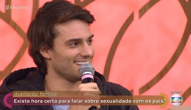O ator Hugo Bonemer no Encontro (Foto: Reprodução/Globo) O ator Hugo Bonemer no Encontro (Foto: Reprodução/Globo)