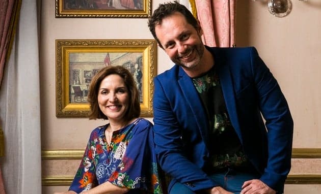 Thereza Falcão e Alessandro Marson, autores de Novo Mundo (Foto: TV Globo / Raquel Cunha)) Thereza Falcão e Alessandro Marson, autores de Novo Mundo (Foto: TV Globo / Raquel Cunha))