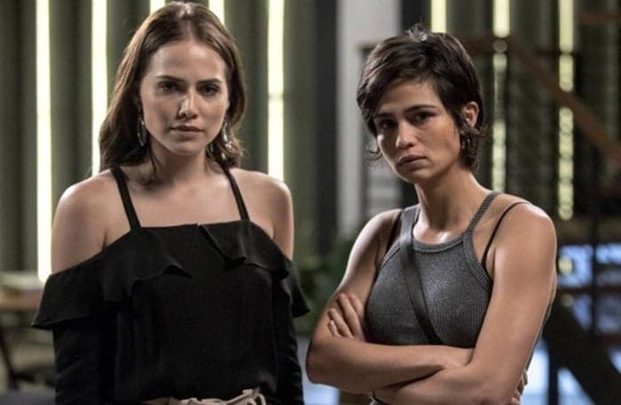 Letícia Colin e Nanda Costa são Rosa e Maura em Segundo Sol (Foto: Reprodução) Letícia Colin e Nanda Costa são Rosa e Maura em Segundo Sol (Foto: Reprodução)