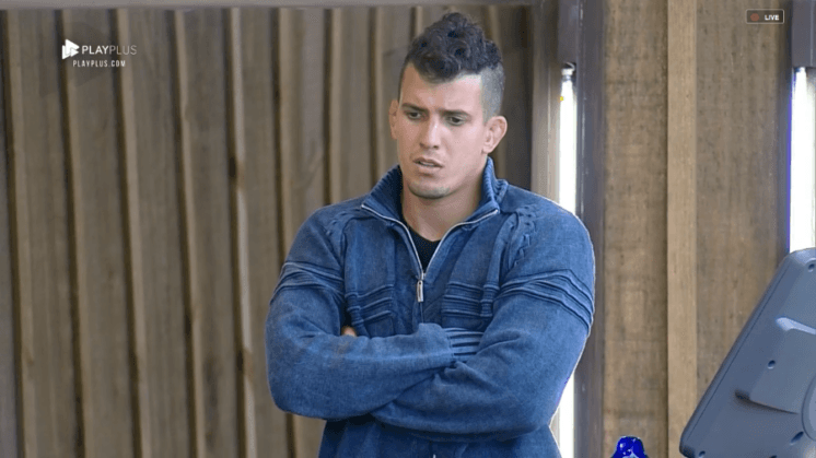 A Fazenda: Felipe Sertanejo revela que era completamente apaixonado pela cantora Thaeme