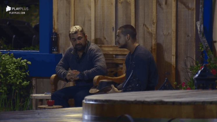 A Fazenda 10: Evandro Santo tem conversa séria com Caique Aguiar e surpreende com declaração