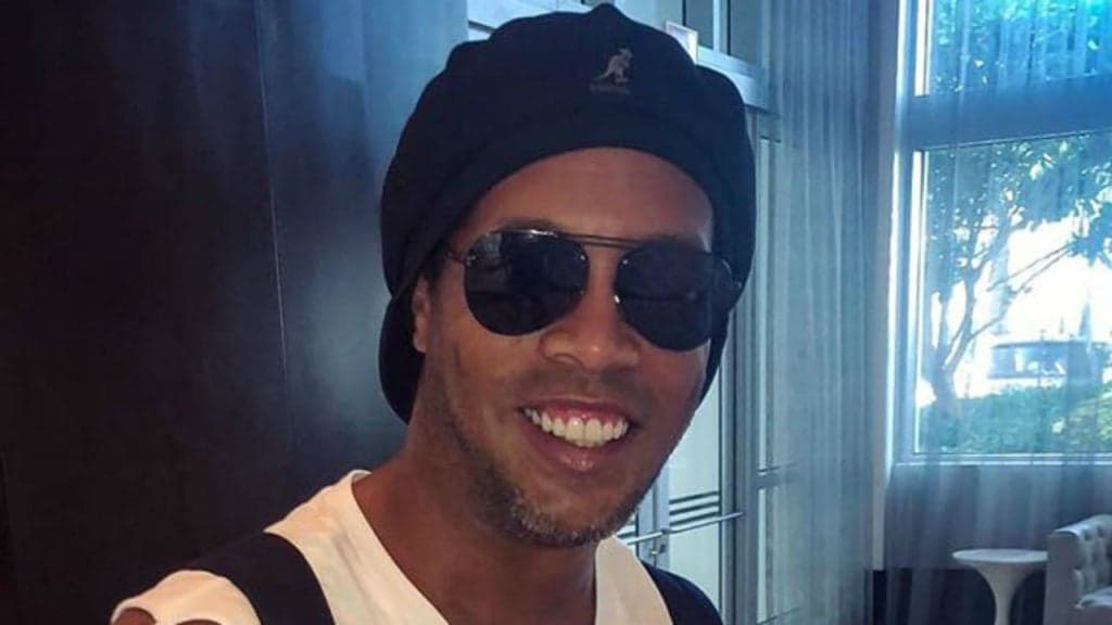 Namorada de Ronaldinho Gaúcho organiza lista de convidados do Camarote do ex-jogador e retira "as amigas''