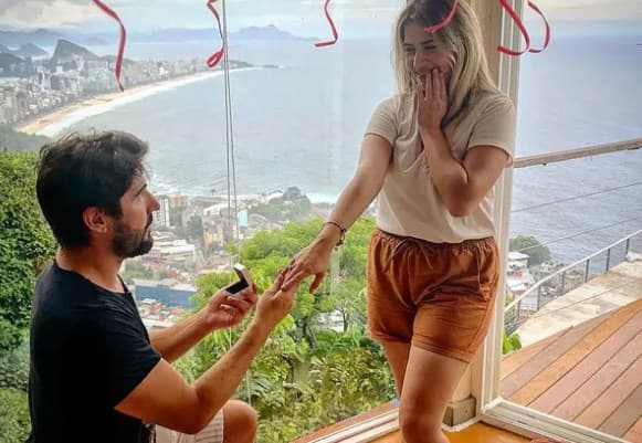 Sandro Pedroso pede Jéssica Costa em casamento (Foto: Reprodução/Instagram) Sandro Pedroso pede Jéssica Costa em casamento (Foto: Reprodução/Instagram)