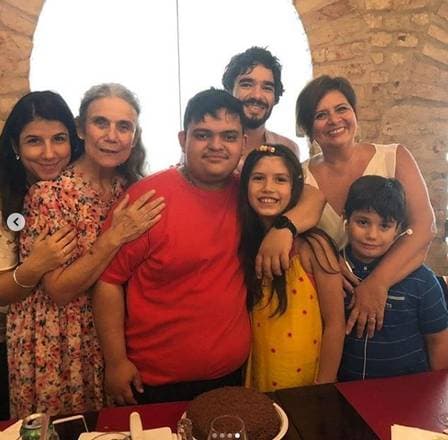 Caio festeja aniversário do filho com a mãe e a ex (na foto, à esquerda) Foto: Reprodução/Instagram Caio festeja aniversário do filho com a mãe e a ex (na foto, à esquerda) Foto: Reprodução/Instagram