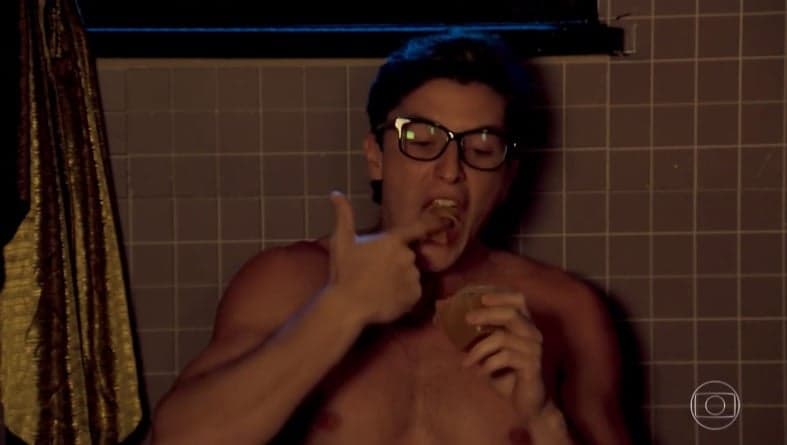 Patrick (Kebbler Toledo) em cena da novela das sete Verão 90 da Globo Patrick (Kebbler Toledo) em cena da novela das sete Verão 90 da Globo