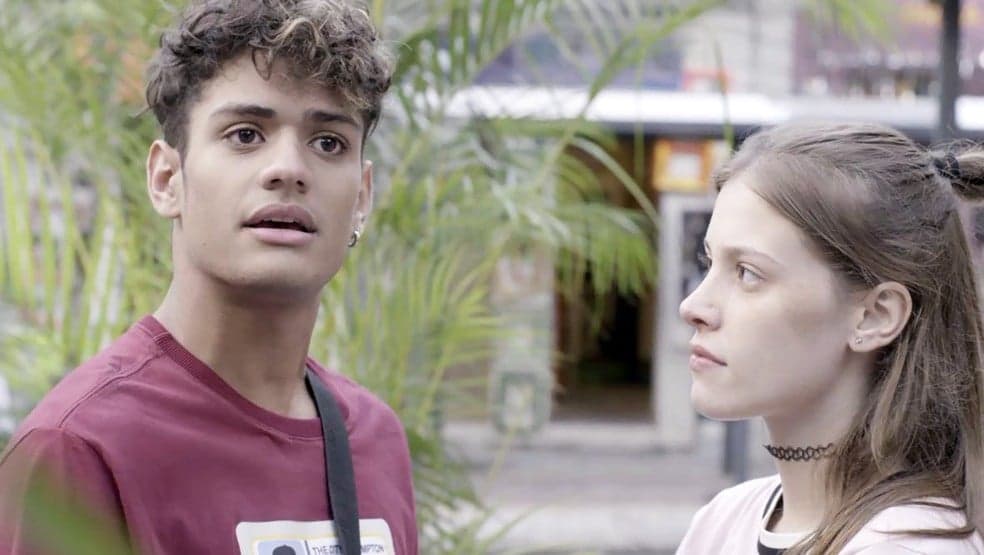 Malhação - Toda Forma de Amar: Anjinha e Cléber se beijam pela primeira vez