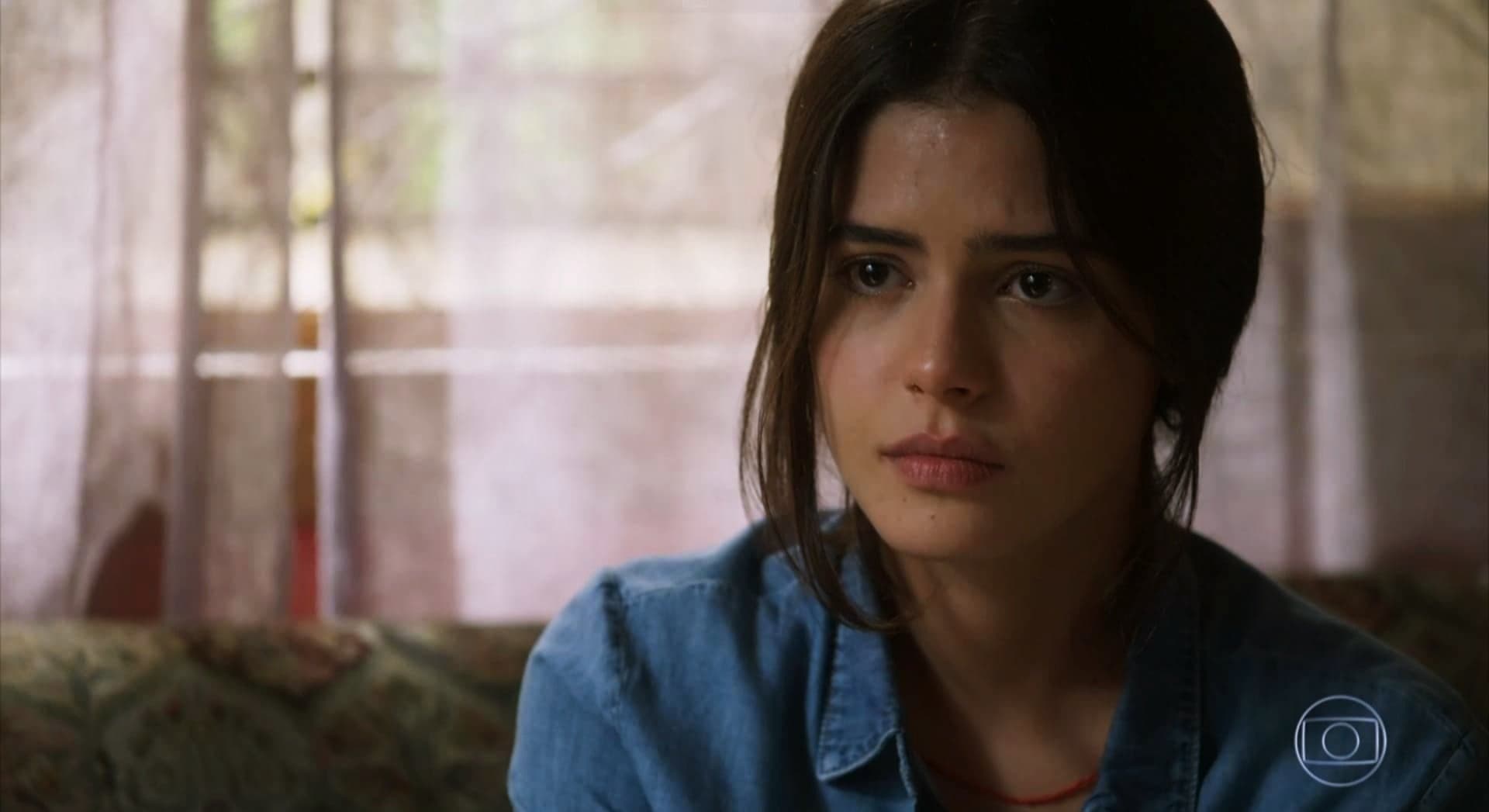 Julia Dalavia é a intérprete da mocinha Laila da novela da Globo Órfãos da Terra Julia Dalavia é a intérprete da mocinha Laila da novela da Globo Órfãos da Terra