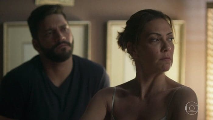 Diogo (Armando Babioff) vai abusar sexualmente de Nana (Fabiula Nascimento) em Bom Sucesso (Foto: Reprodução/Globo) Diogo (Armando Babioff) vai abusar sexualmente de Nana (Fabiula Nascimento) em Bom Sucesso (Foto: Reprodução/Globo)