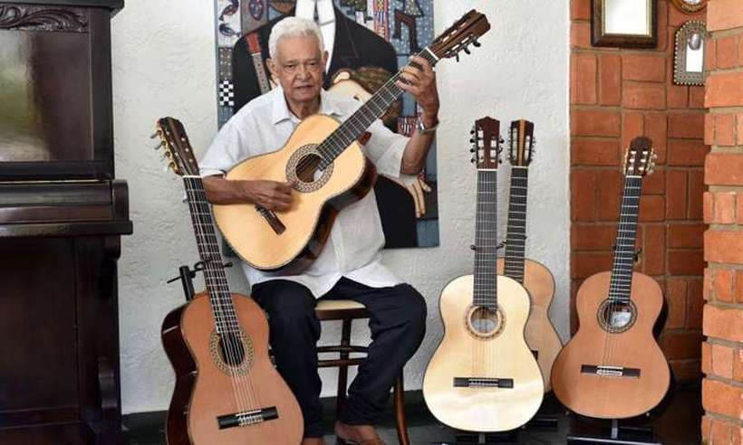 Músico Carlinhos 7 Cordas morreu aos 75 anos de idade, após sofrer uma parada cardíaca (Foto; Antonio Cunha/CB/D.A Press) Músico Carlinhos 7 Cordas morreu aos 75 anos de idade, após sofrer uma parada cardíaca (Foto; Antonio Cunha/CB/D.A Press)