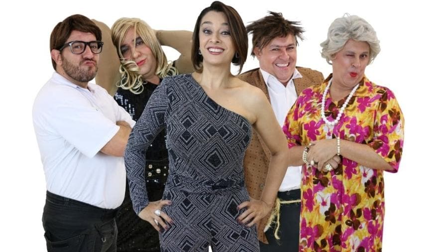 Catia Fonseca se uniu a grandes humoristas como Diego Becker e Guilherme Uzeda no Melhor da Noite Catia Fonseca se uniu a grandes humoristas como Diego Becker e Guilherme Uzeda no Melhor da Noite