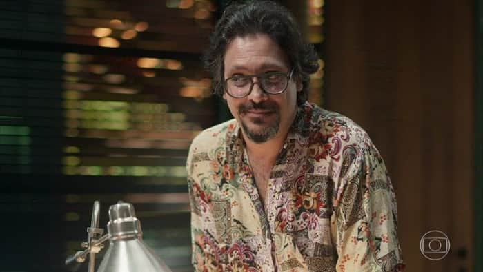 Mario (Lúcio Mauro Filho) cairá em armação de Diogo na novela Bom Sucesso (Foto: Reprodução/Globo) Mario (Lúcio Mauro Filho) cairá em armação de Diogo na novela Bom Sucesso (Foto: Reprodução/Globo)
