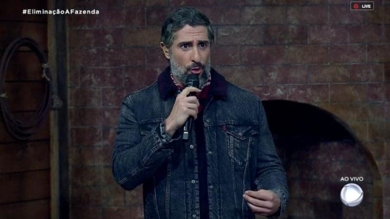 A Fazenda 11: Estúdio sofre pane ao vivo e deixa Marcos Mion perdido em noite de eliminação