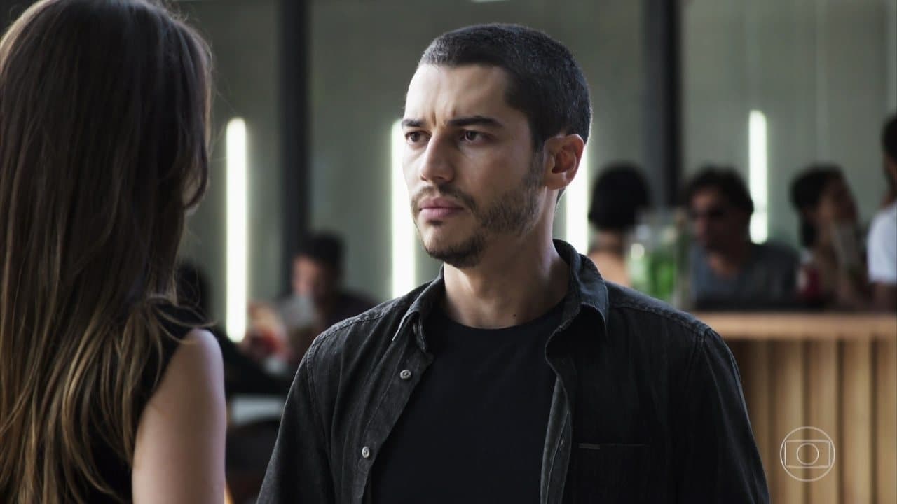 Camilo (Lee Taylor) promete se tornar bonzinho antes de ser morto em A Dona do Pedaço da Globo (Reprodução/TV Globo) Camilo (Lee Taylor) promete se tornar bonzinho antes de ser morto em A Dona do Pedaço da Globo (Reprodução/TV Globo)