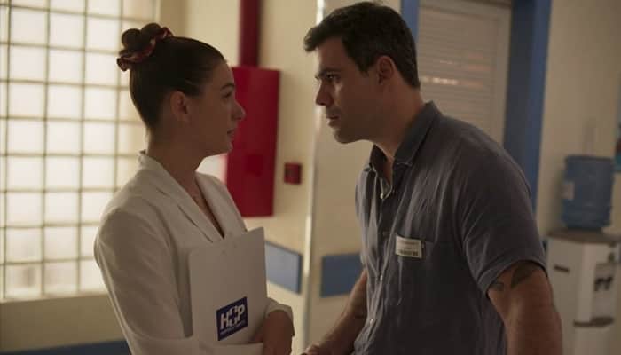 Betina (Isis Valverde) descobrirá que Magno (Juliano Cazarré) é apontado como assassino de seu irmão em Amor de Mãe (Foto: Reprodução/Globo) Betina (Isis Valverde) descobrirá que Magno (Juliano Cazarré) é apontado como assassino de seu irmão em Amor de Mãe (Foto: Reprodução/Globo)
