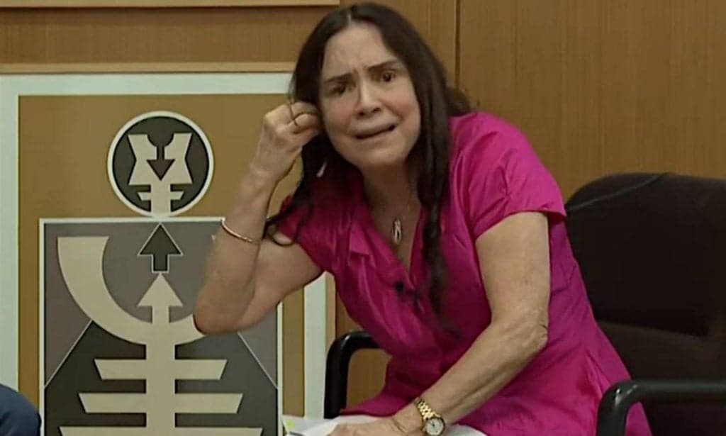Regina Duarte, após vexame durante entrevista na CNN, sofre onda de ataques e se manifesta: “estou trabalhando muito”