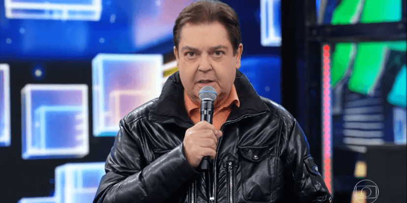 Fausto Silva no comando do Domingão do Faustão em seu retorno aos estúdios; programa fez audiência crescer (Foto: Reprodução/Globo) Fausto Silva no comando do Domingão do Faustão em seu retorno aos estúdios; programa fez audiência crescer (Foto: Reprodução/Globo)