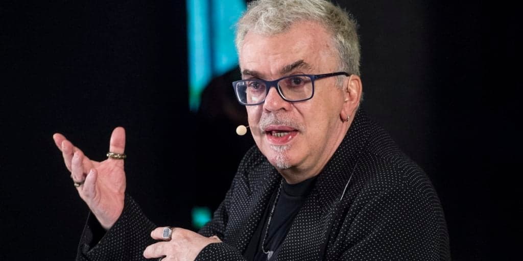 Ignorado pela Globo, autor tem recorde em 14 anos e desbanca novelas inéditas