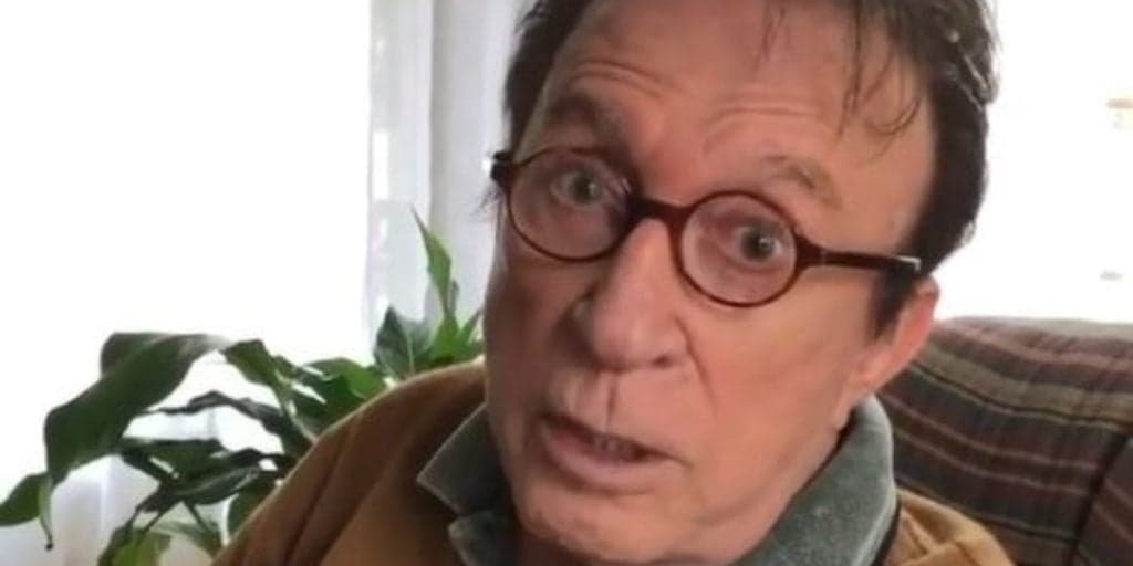 Moacyr Franco, após "golpe" de Carlos Alberto e ser sustentado por cantora, admite: "É verdade"