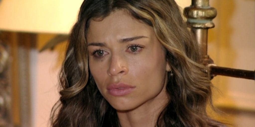 Flor do Caribe: Para salvar Samuca, Ester se obriga a mentir e satisfazer vontade sexual de Alberto; Entenda