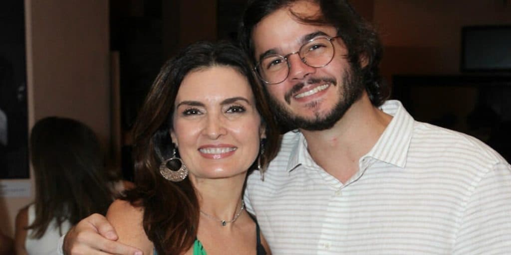 Fátima Bernardes vê namorado expor textão, é obrigada a se pronunciar e responde na cara: “Vergonha”