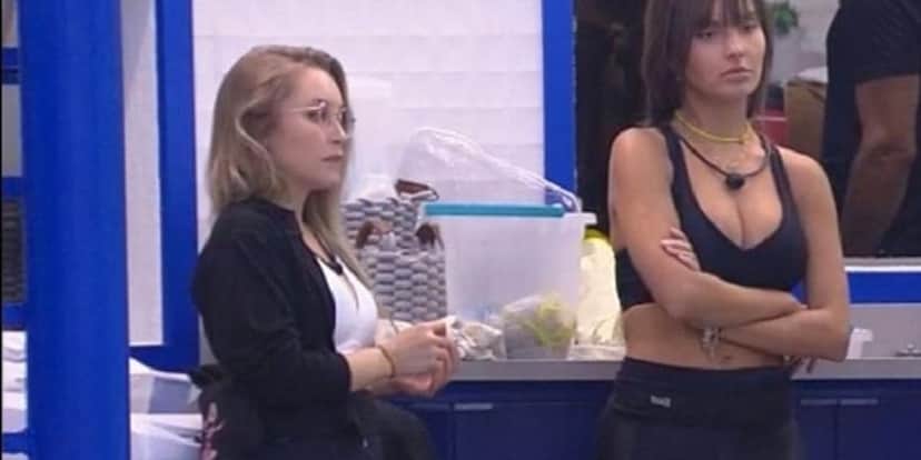 Carla Diaz detonou Fiuk em conversa com Thaís (Foto: Reprodução) Carla Diaz detonou Fiuk em conversa com Thaís (Foto: Reprodução)