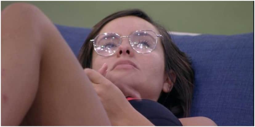 Thaís desabafou com João Luiz após movimentar o edredom com Fiuk no BBB (Foto: Reprodução/ TV Globo) Thaís desabafou com João Luiz após movimentar o edredom com Fiuk no BBB (Foto: Reprodução/ TV Globo)