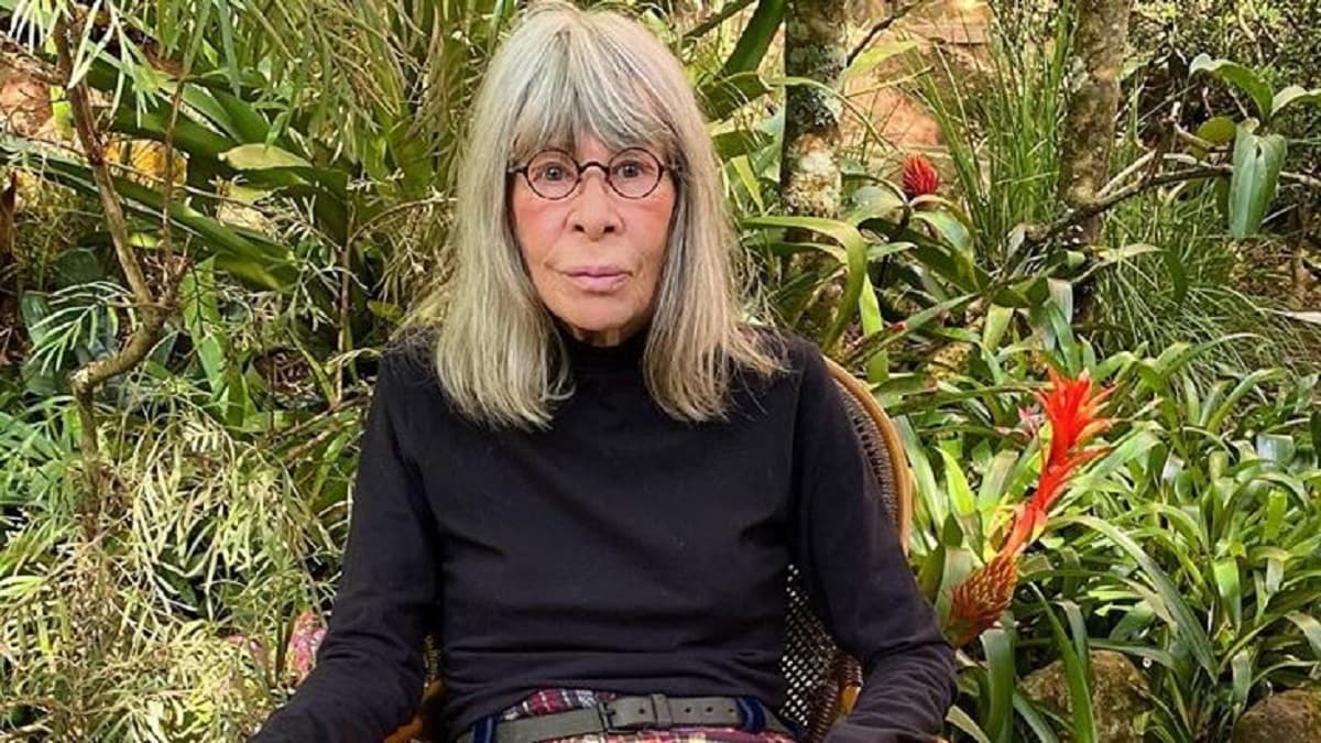 Fernanda Gentil interrompe Se Joga às pressas e dá notícia sobre Rita Lee na Globo, após luta contra o câncer Fernanda Gentil interrompe Se Joga às pressas e dá notícia sobre Rita Lee na Globo, após luta contra o câncer