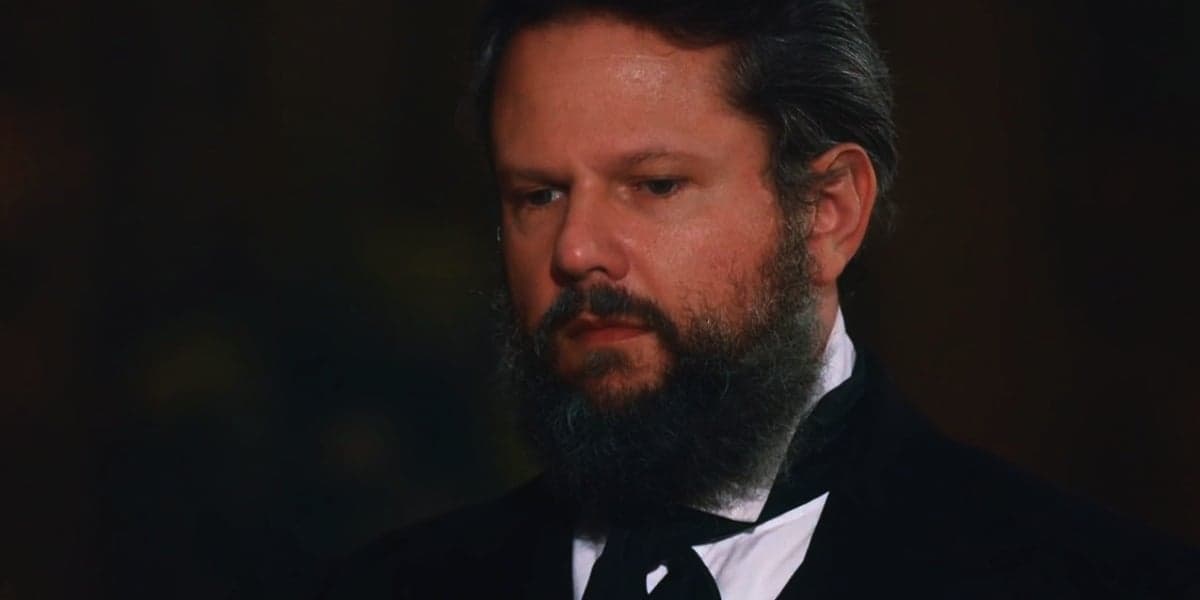 Dom Pedro II ficará sem chão com a partida de Luísa em Nos Tempos do Imperador (Foto: Reprodução/Globo) Dom Pedro II ficará sem chão com a partida de Luísa em Nos Tempos do Imperador (Foto: Reprodução/Globo)